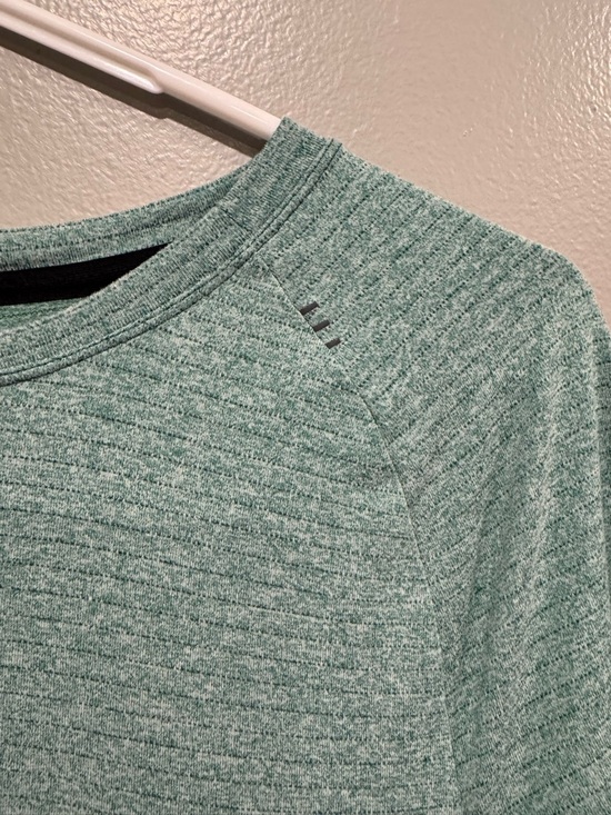 Lululemon License To Train Short Sleeve Shirt in Green Size Medium - Picture 5 of 5